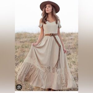 NWT Mia Joy Joyfolie Coral Dress In Ecru Size M